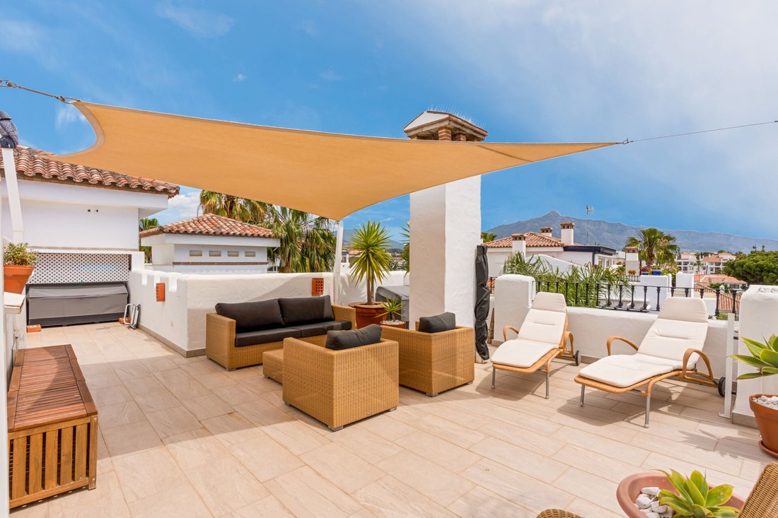 Penthouse in San Pedro de Alcantara, Andalusia, Spain 3 - 17942863