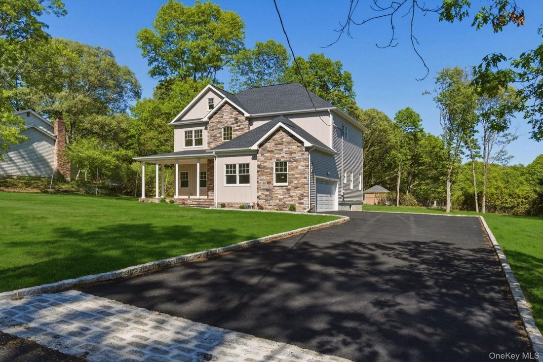 House in Smithtown, New York, United States 2 - 17941749