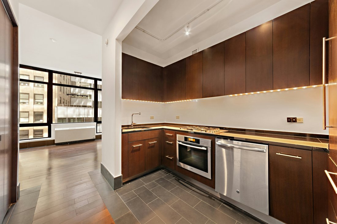 Condo in New York, New York, United States 3 - 17909270