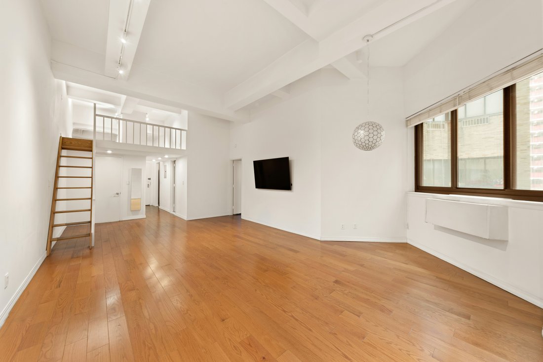 House in New York, New York, United States 2 - 17629316