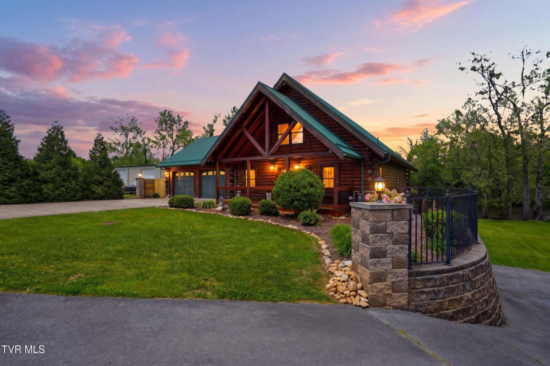 House in Elizabethton, Tennessee, United States 4 - 17945386
