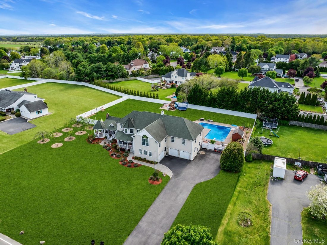 House in Wading River, New York, United States 1 - 17943799