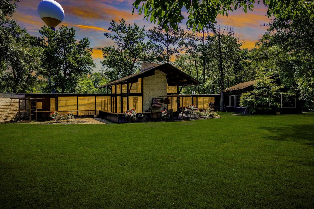 House in Conroe, Texas, United States 3 - 17940938