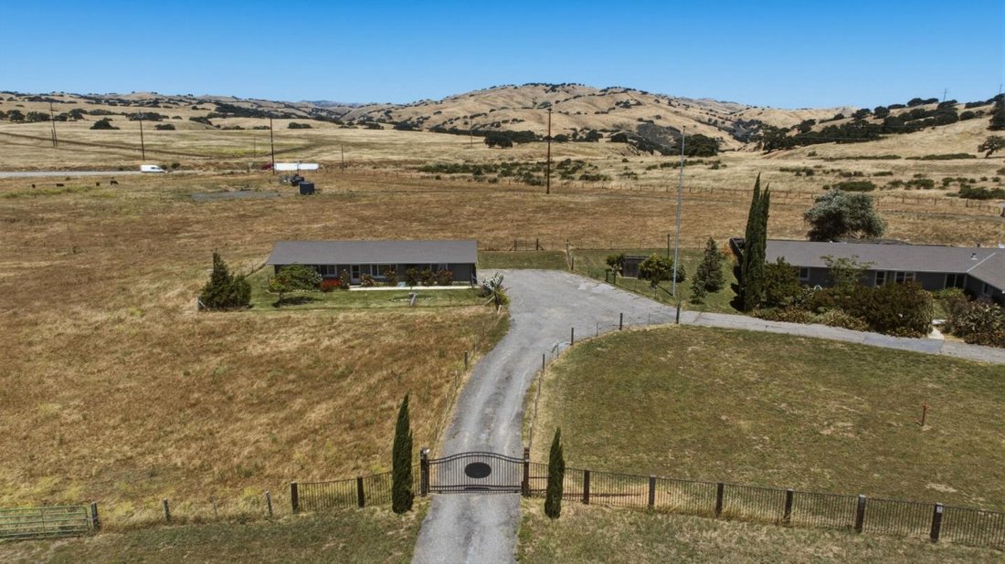 House in Hollister, California, United States 2 - 17937138