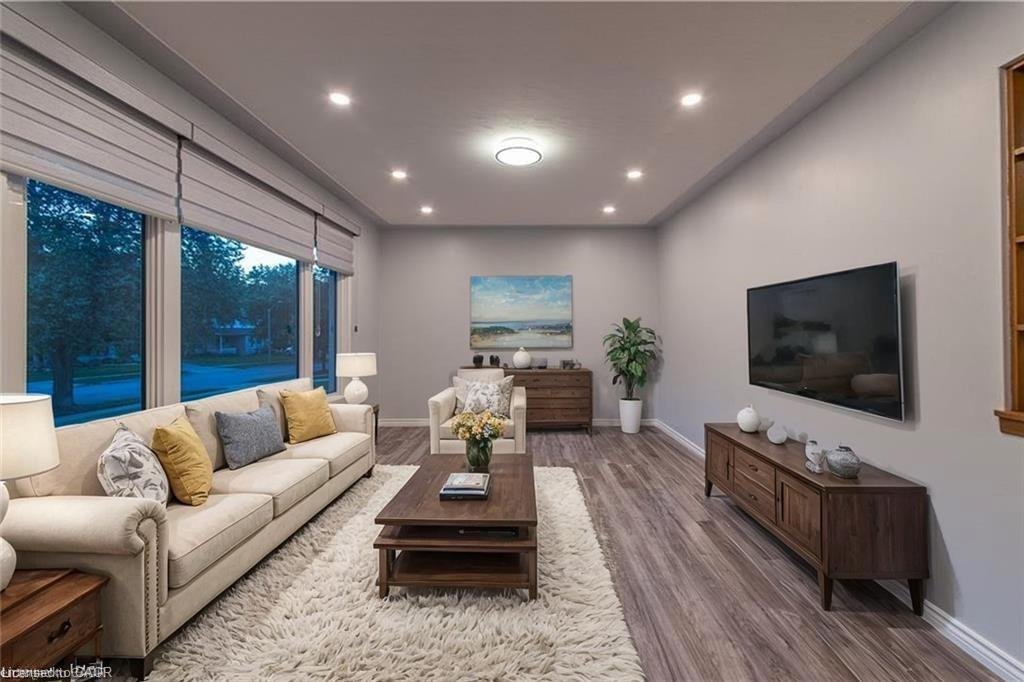 House in Waterloo, Ontario, Canada 2 - 17942674