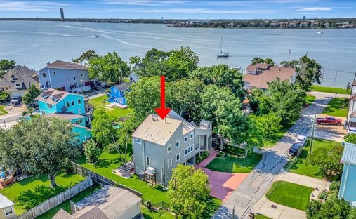 House in Clear Lake Shores, Texas, United States 1