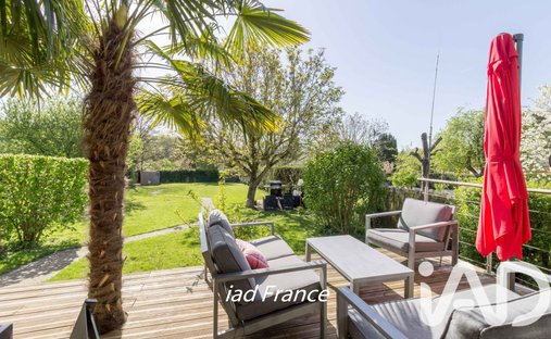 House in Haut, Maule, France 1