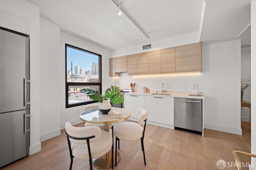Condo in San Francisco, California, United States 4 - 17944387
