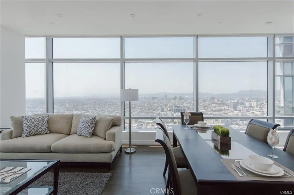 Condo in Los Angeles, California, United States 2 - 17435374