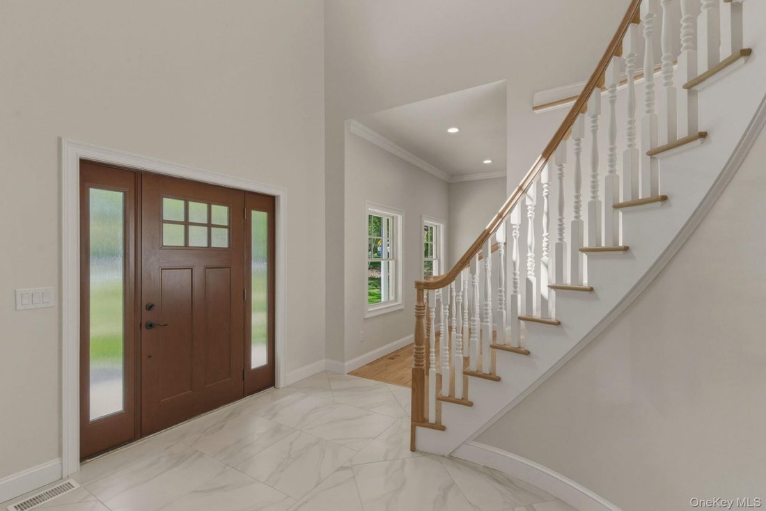 House in Smithtown, New York, United States 4 - 17941749