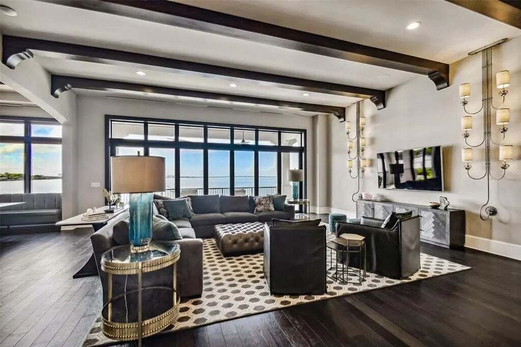 House in Tampa, Florida, United States 3 - 17945135