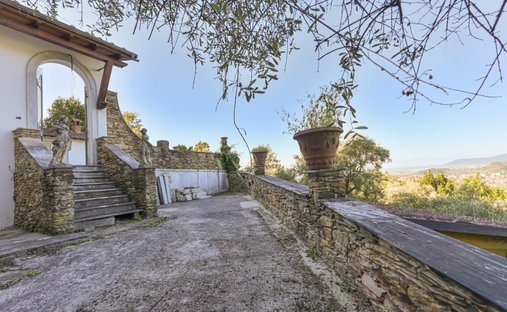 Villa in San Carlo Terme, Massa, Tuscany 1