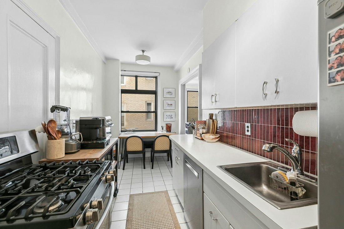 Co Op in New York, New York, United States 3 - 17574579