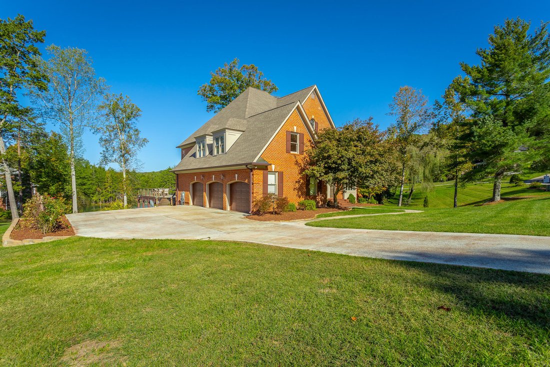 House in Signal Mountain, Tennessee, United States 2 - 17945372