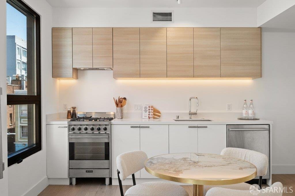 Condo in San Francisco, California, United States 3 - 17944387