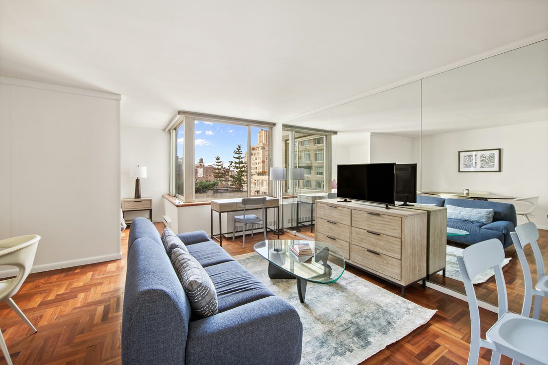 House in New York, New York, United States 1 - 17359804