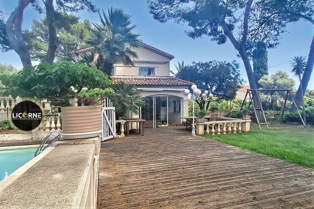 Villa in Bandol, Provence-Alpes-Côte d'Azur, France 1 - 17941922