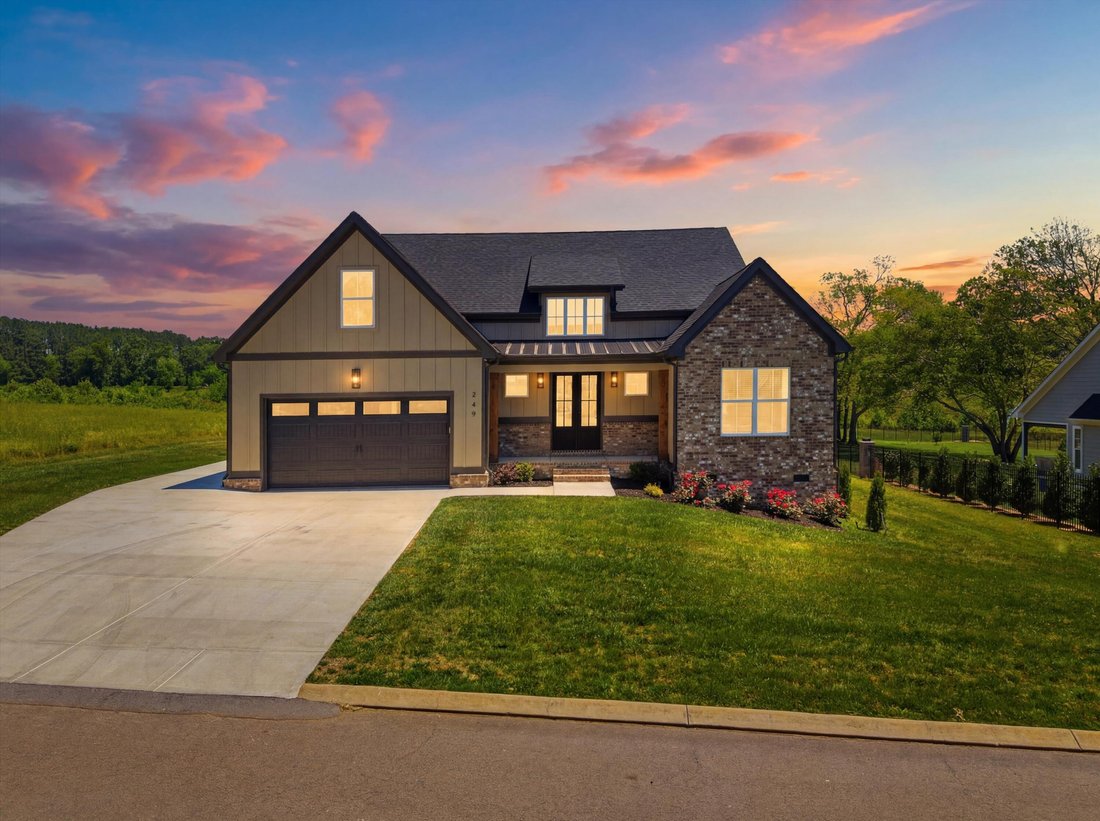 House in South Pittsburg, Tennessee, United States 1 - 17944803