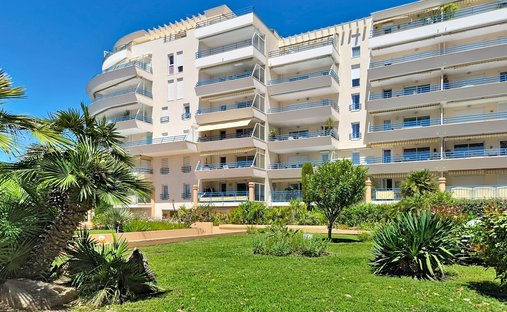 Apartment in Exterieurs, Frejus, France 1