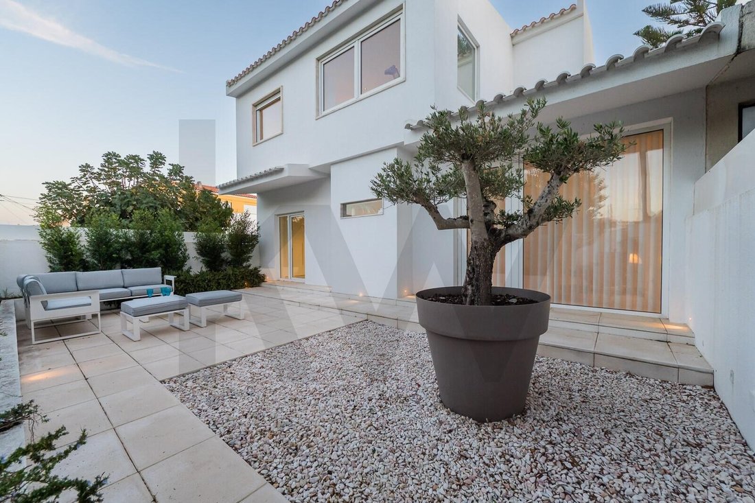 Townhouse in Carcavelos e Parede, Lisbon, Portugal 2 - 17936975
