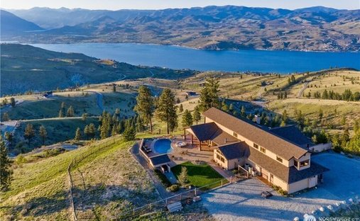 House in Chelan, Washington, United States 1
