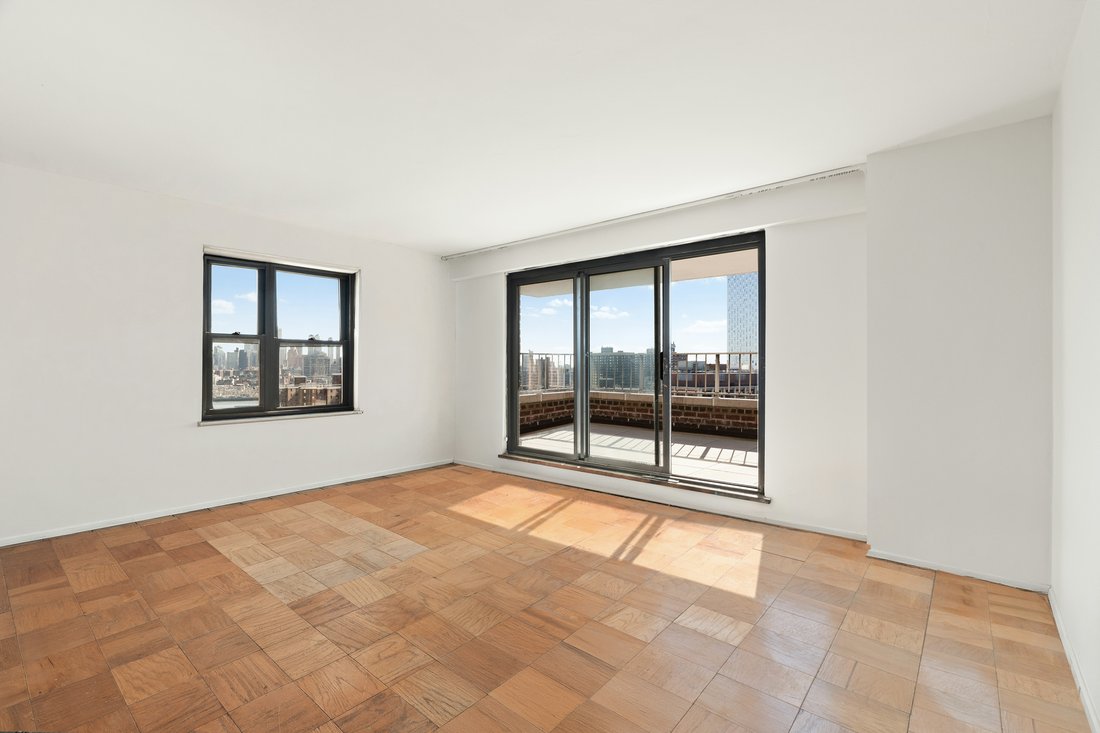 Co Op in New York, New York, United States 3 - 17451097