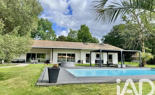 House in Le Barp, Nouvelle-Aquitaine, France 1