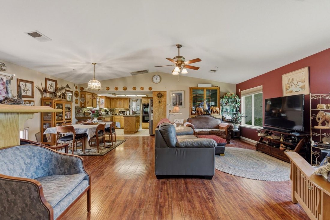 House in Hollister, California, United States 3 - 17937138
