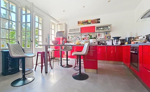 Chateau With Outbuilding And Private Beach In Provence