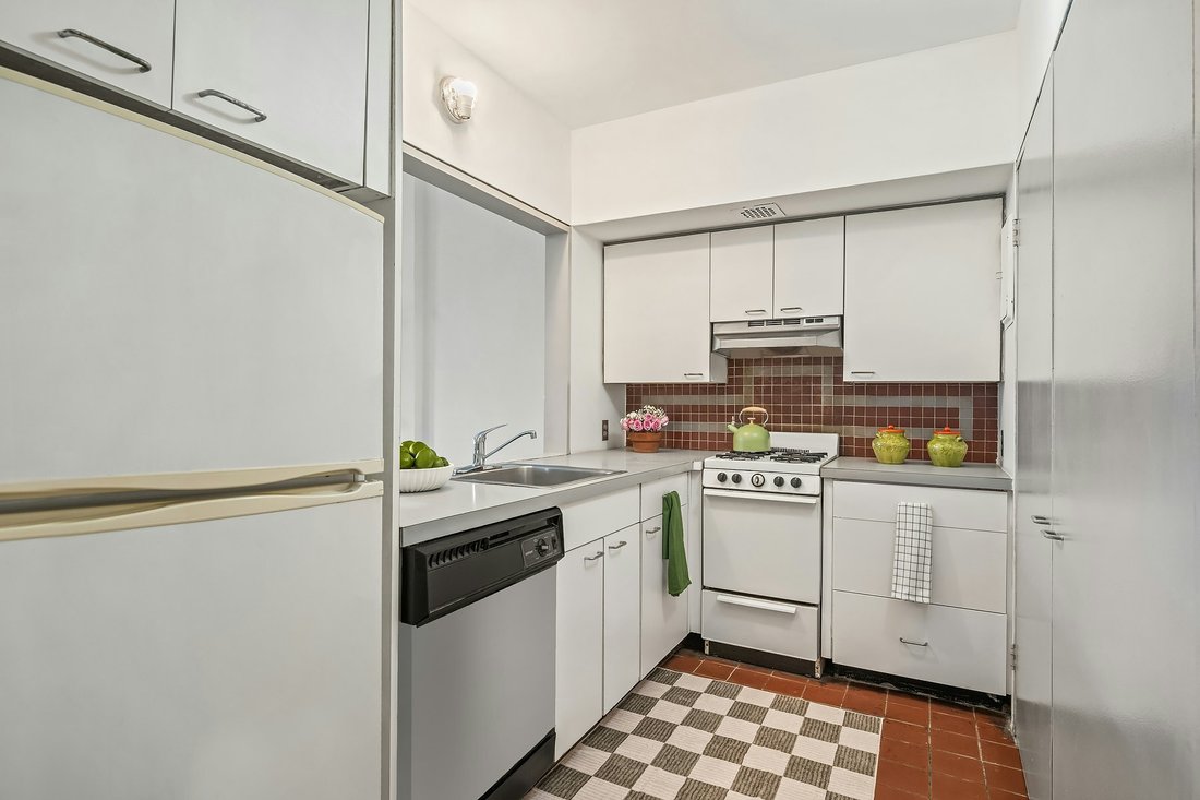 Co Op in New York, New York, United States 4 - 17808453
