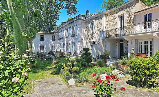 Chateau With Outbuilding And Private Beach In Provence