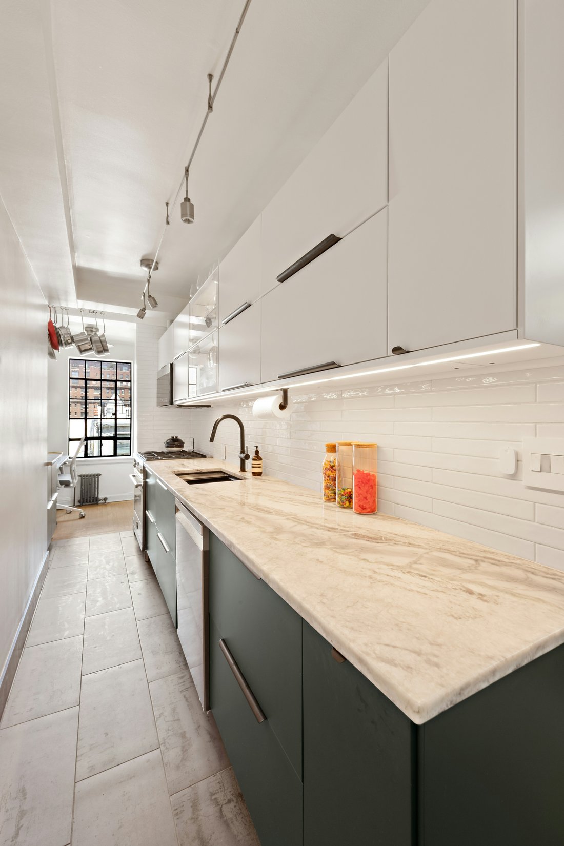 Co Op in New York, New York, United States 3 - 17917414