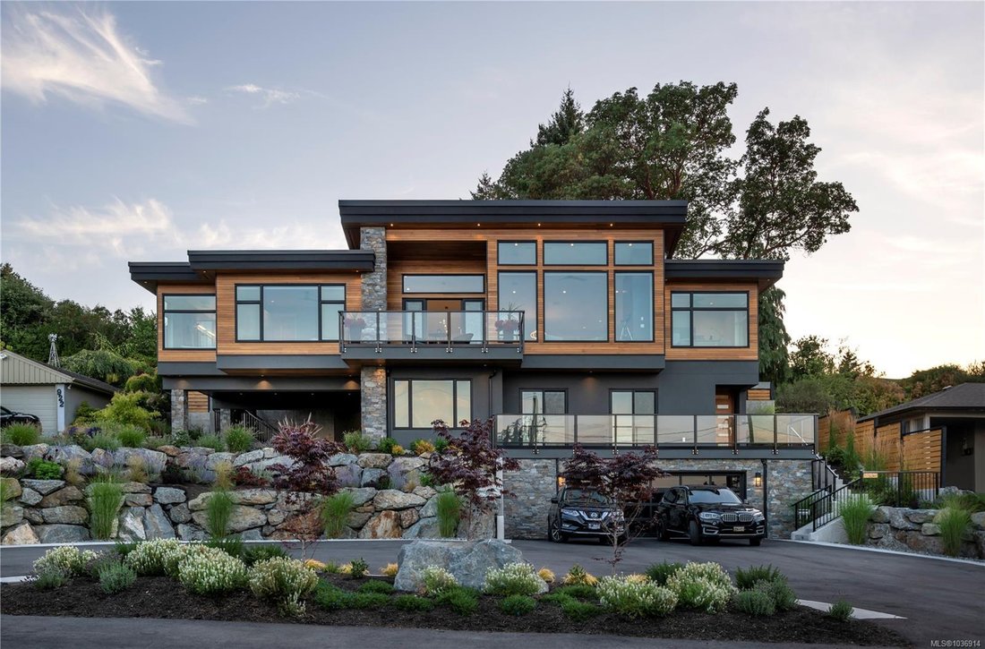 House in Saanich, British Columbia, Canada 5 - 17942700