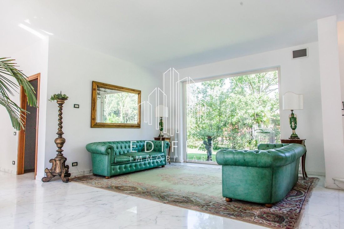 Villa in Ronchi, Massa, Italy 4 - 17944501