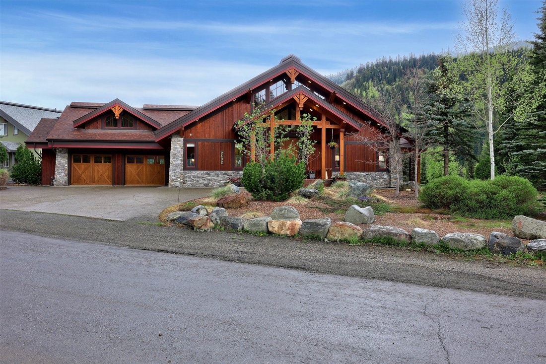 House in Sun Peaks, British Columbia, Canada 1 - 17942691