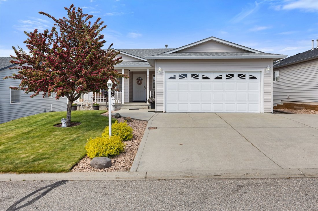 House in Kelowna, British Columbia, Canada 1 - 17942672