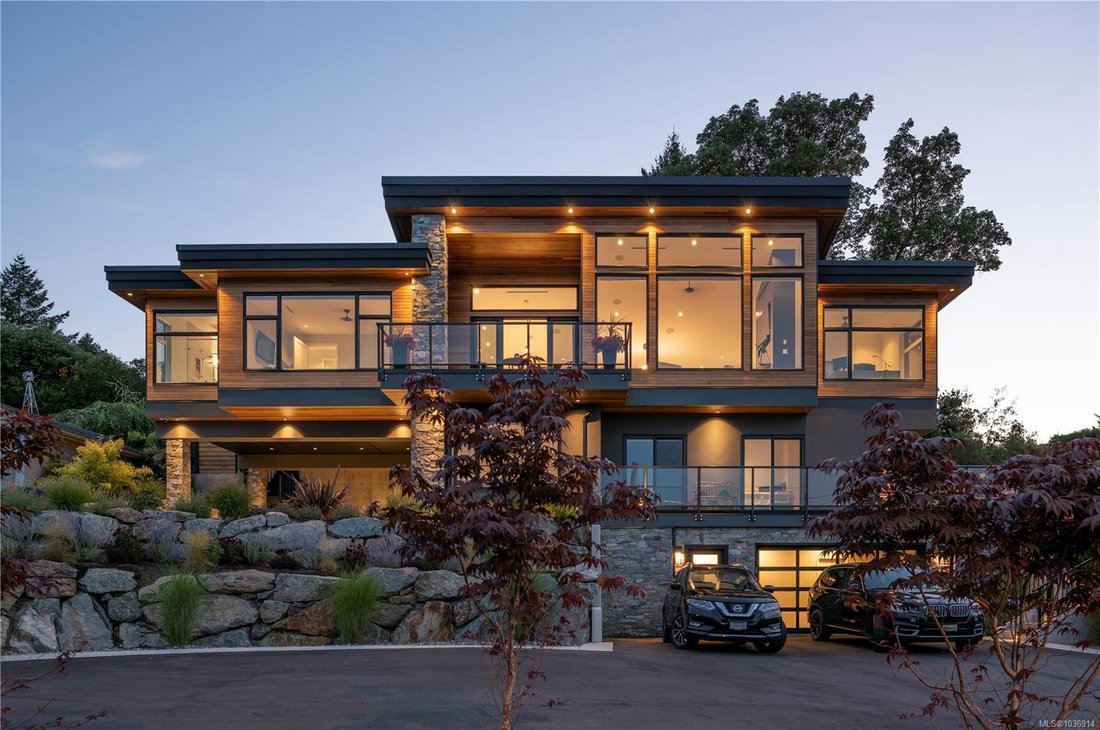 House in Saanich, British Columbia, Canada 1 - 17942700