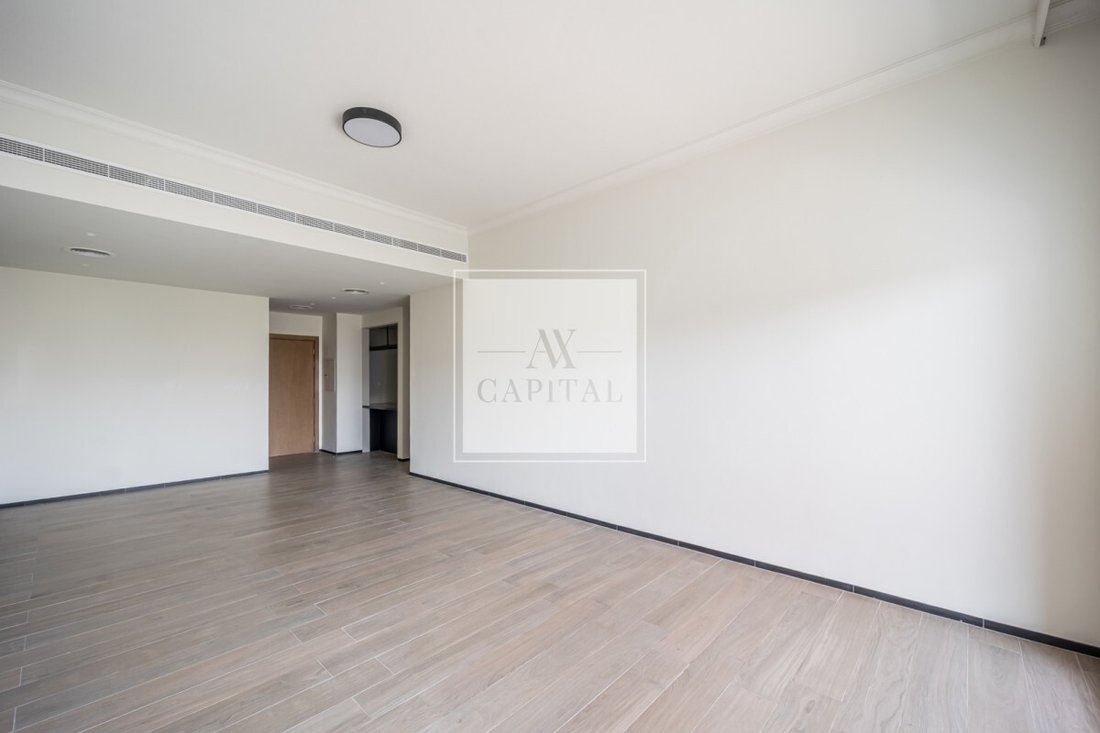 Apartment in Umm Suqeim, Dubai, United Arab Emirates 3 - 17943745