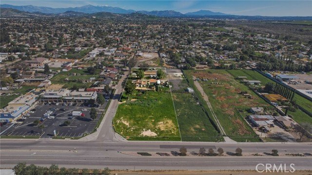 Jurupa Valley, California, United States 1 - 17561680