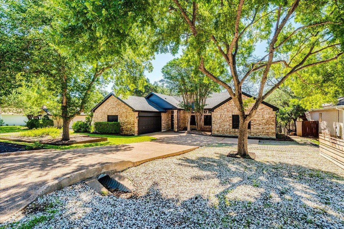 House in The Hills, Texas, United States 4 - 17608984