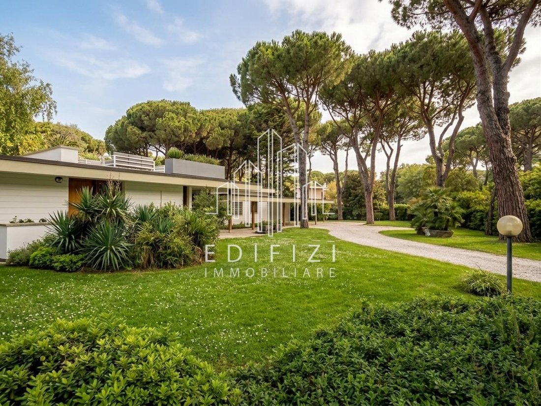 Villa in Ronchi, Massa, Italy 5 - 17909465