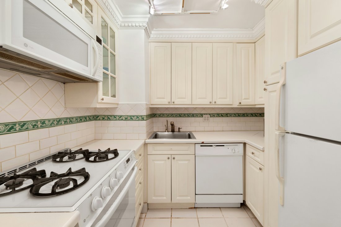 Co Op in New York, New York, United States 4 - 17813715