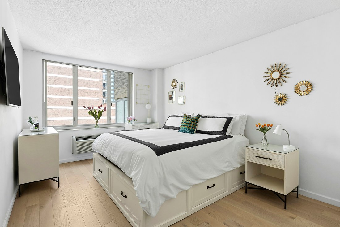 Co Op in New York, New York, United States 5 - 17932999