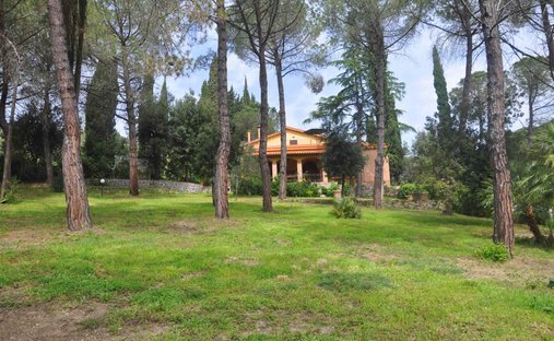 Villa in Castelnuovo della Misericordia, Tuscany, Italy 1