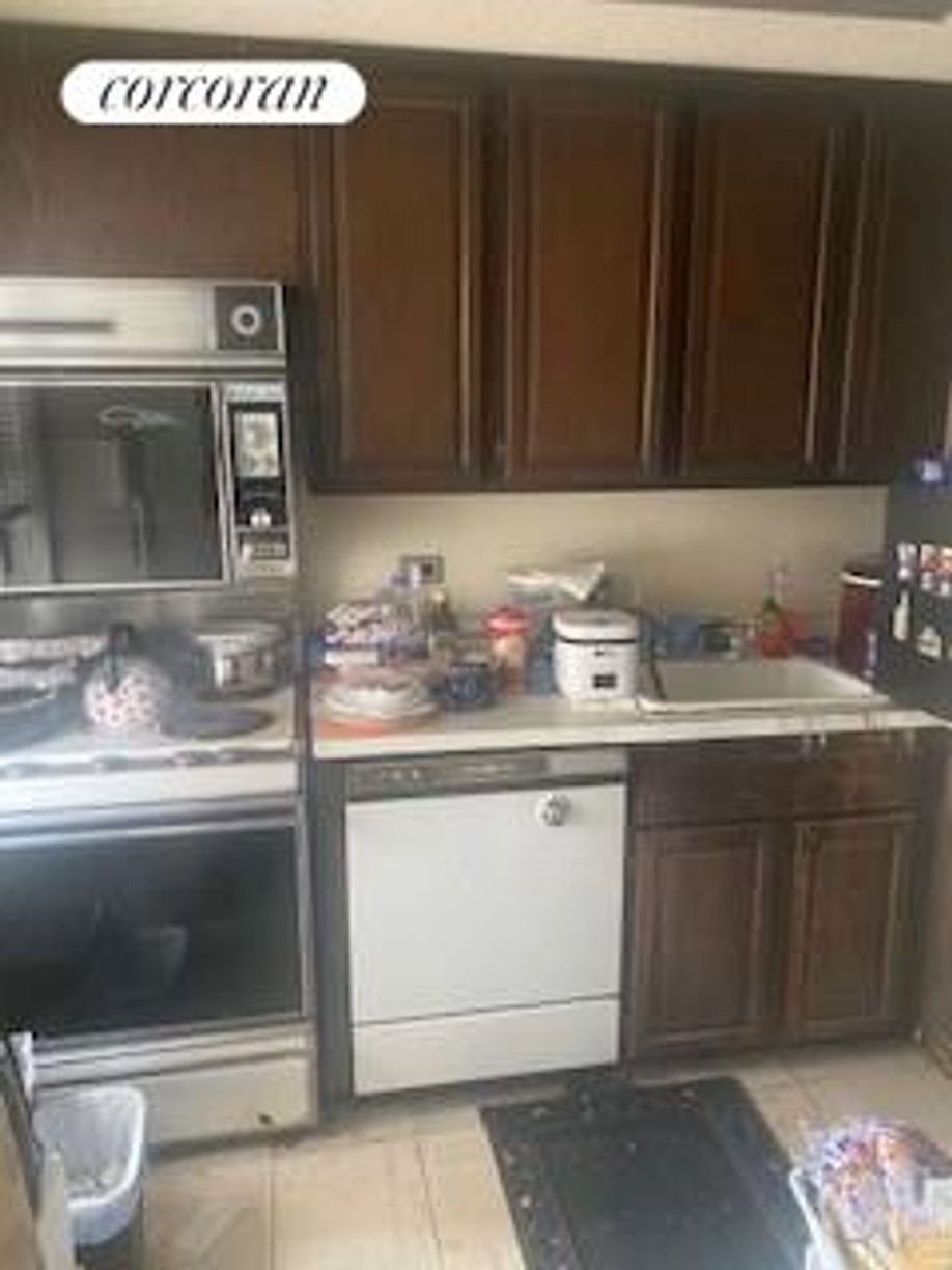 Co Op in New York, New York, United States 2 - 17943942