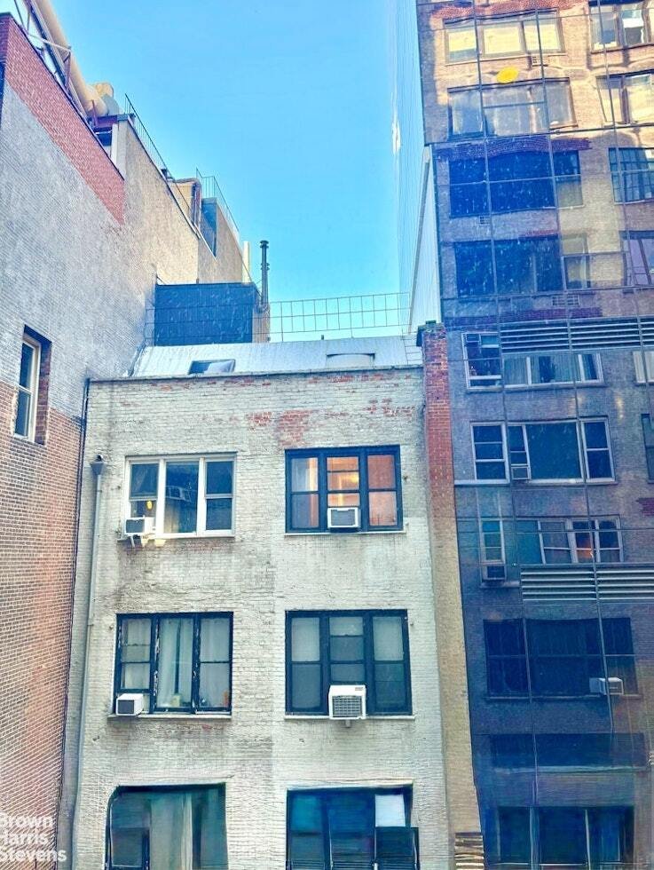 Co Op in New York, New York, United States 3 - 17909215