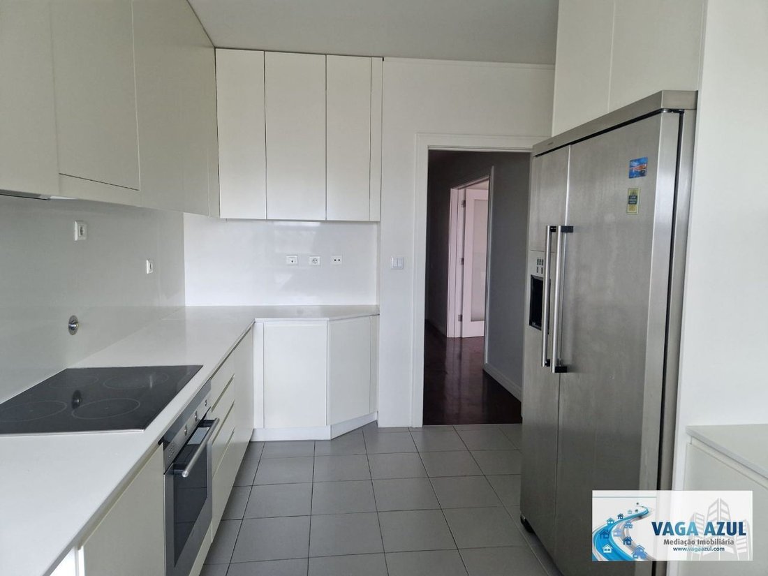 Apartment in Matosinhos e Leca da Palmeira, Porto District, Portugal 4 - 17942548