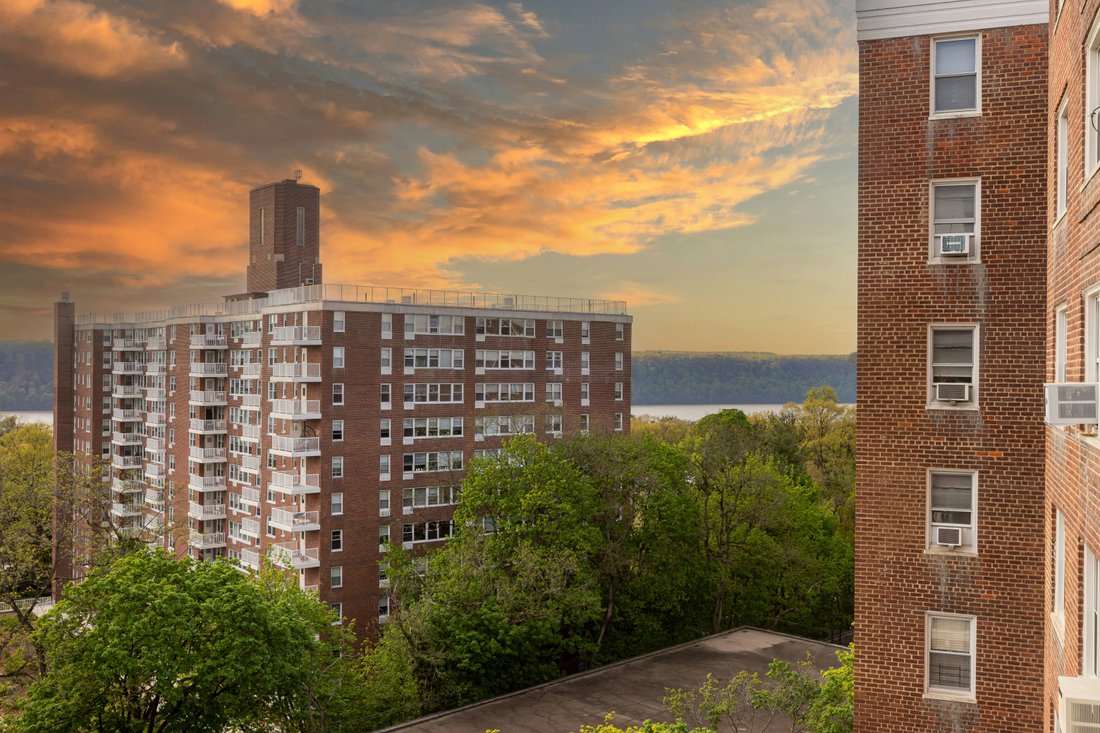 Co Op in New York, New York, United States 3 - 17774977