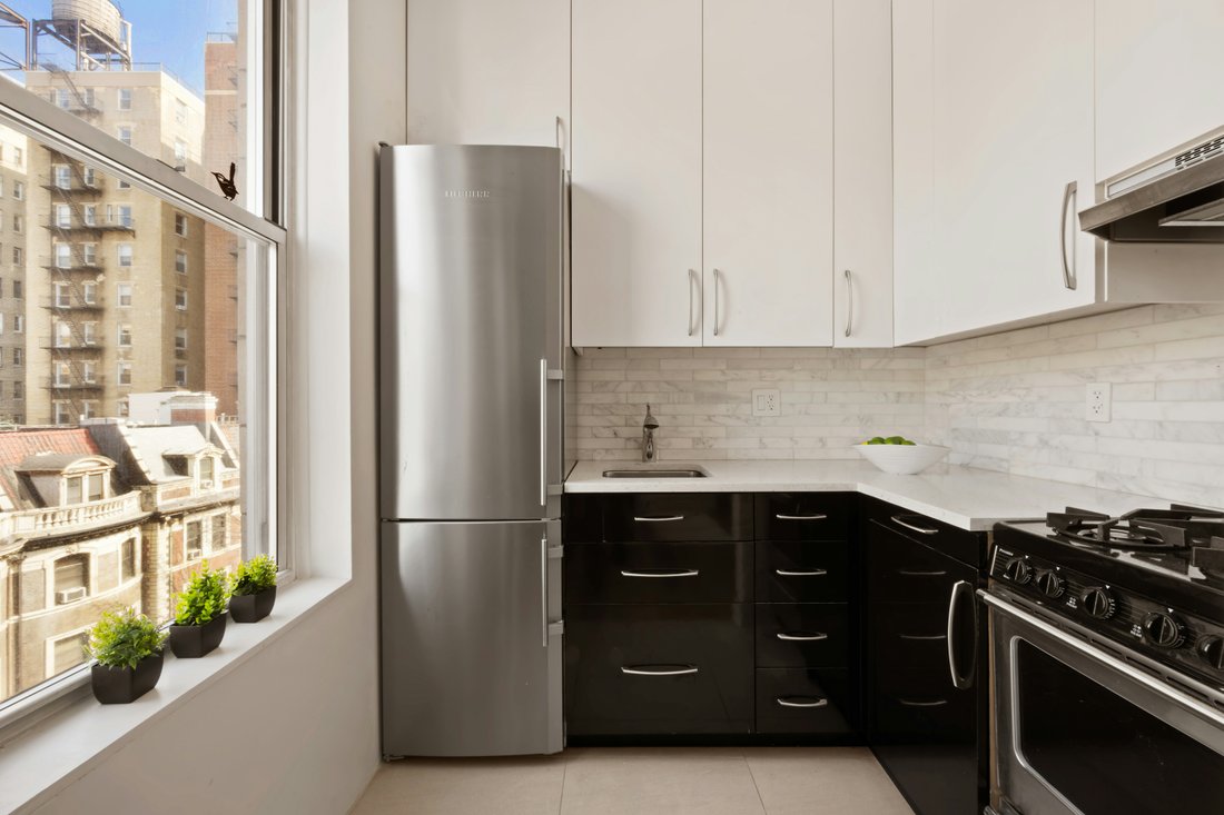 Co Op in New York, New York, United States 2 - 17693899