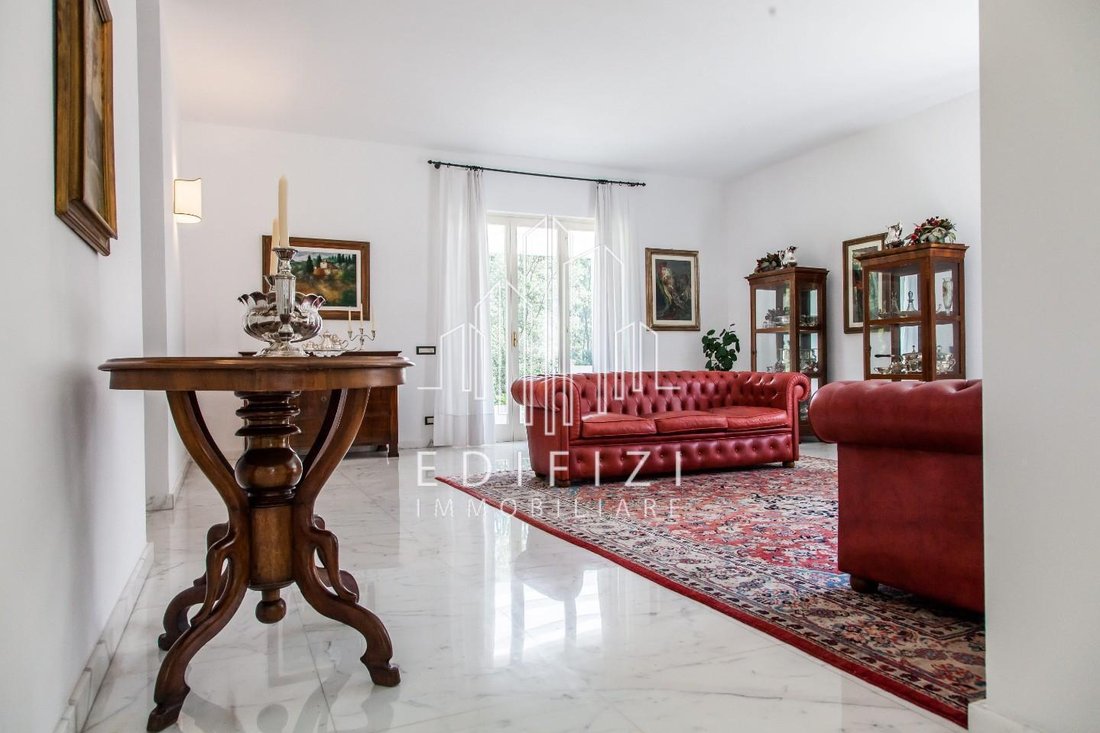 Villa in Ronchi, Massa, Italy 5 - 17944501
